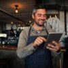 Man ipad horecazaak ondernemer small