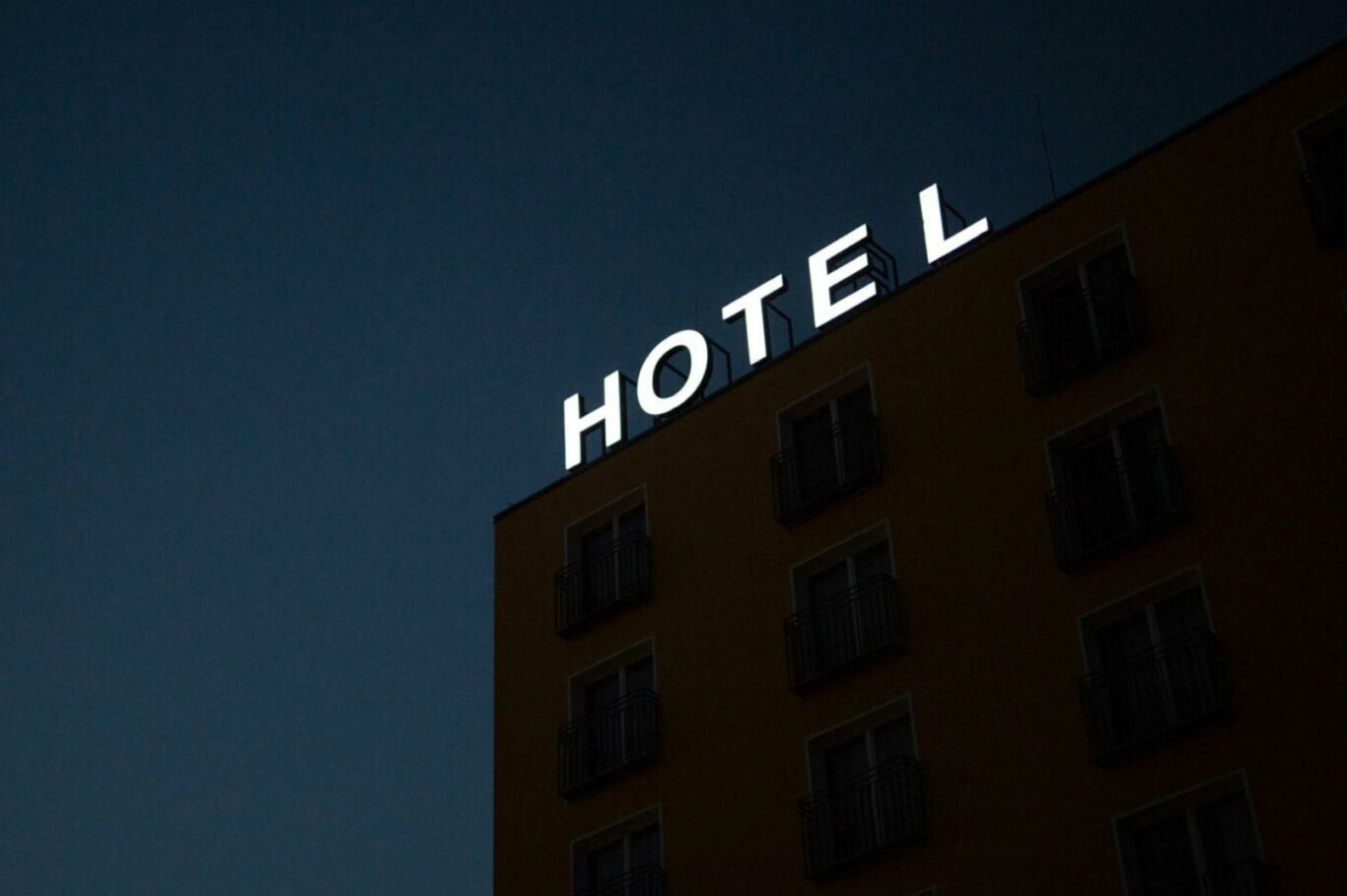 Btw verhoging op logies motie verworpen