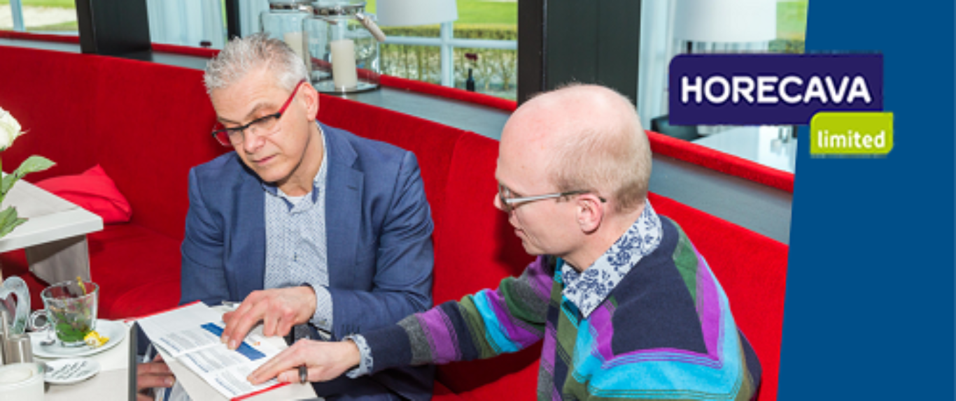 KHN Cafe 03 lokale lobby 500x210 met logo